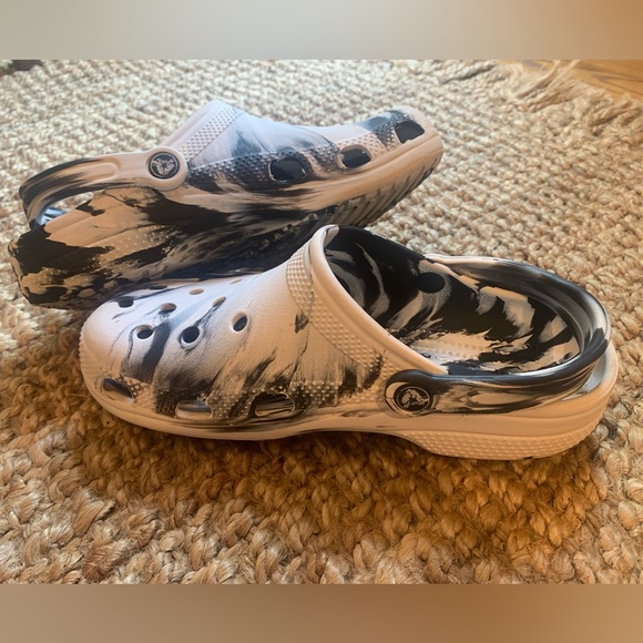 Black & White Marbled Crocs - Picture 10 of 10